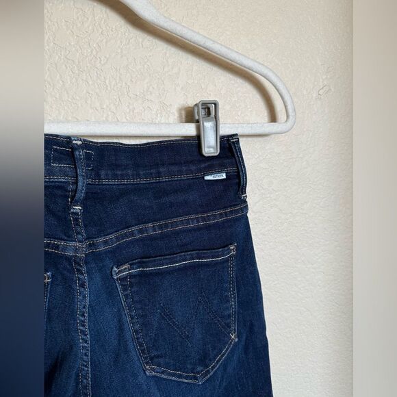 MOTHER The insider crop fray jeans size 25 in off limit blue shark hem - Picture 9 of 14